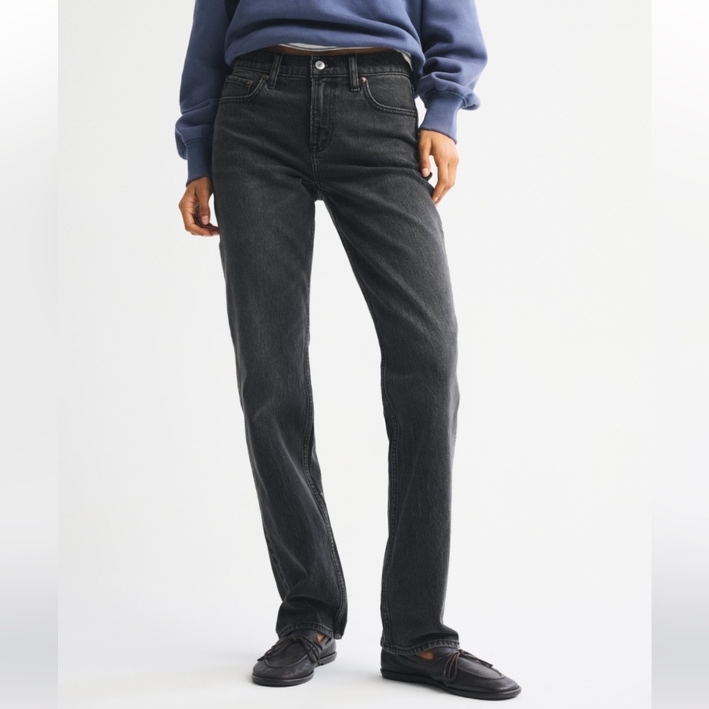 Abercrombie Mid Rise 90s Straight Jean - Black Wash